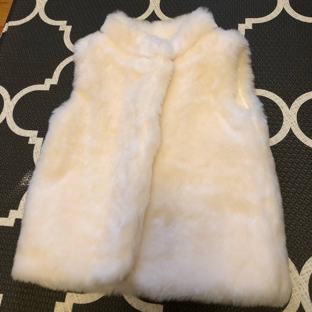Faux Fur Vest Carter’s Creme colored size 3t